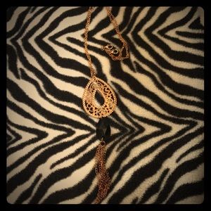 Gold pendant necklace